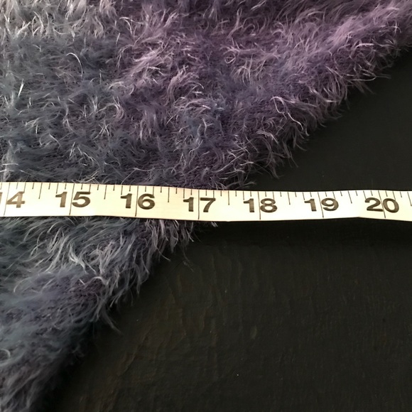 Last woman fuzzy sweater short sleeve M/L - Picture 7 of 8